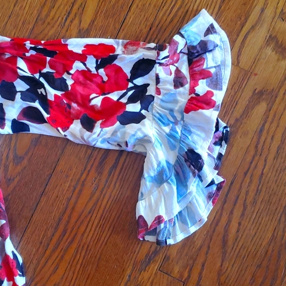 Floral top - Picture 2 of 3